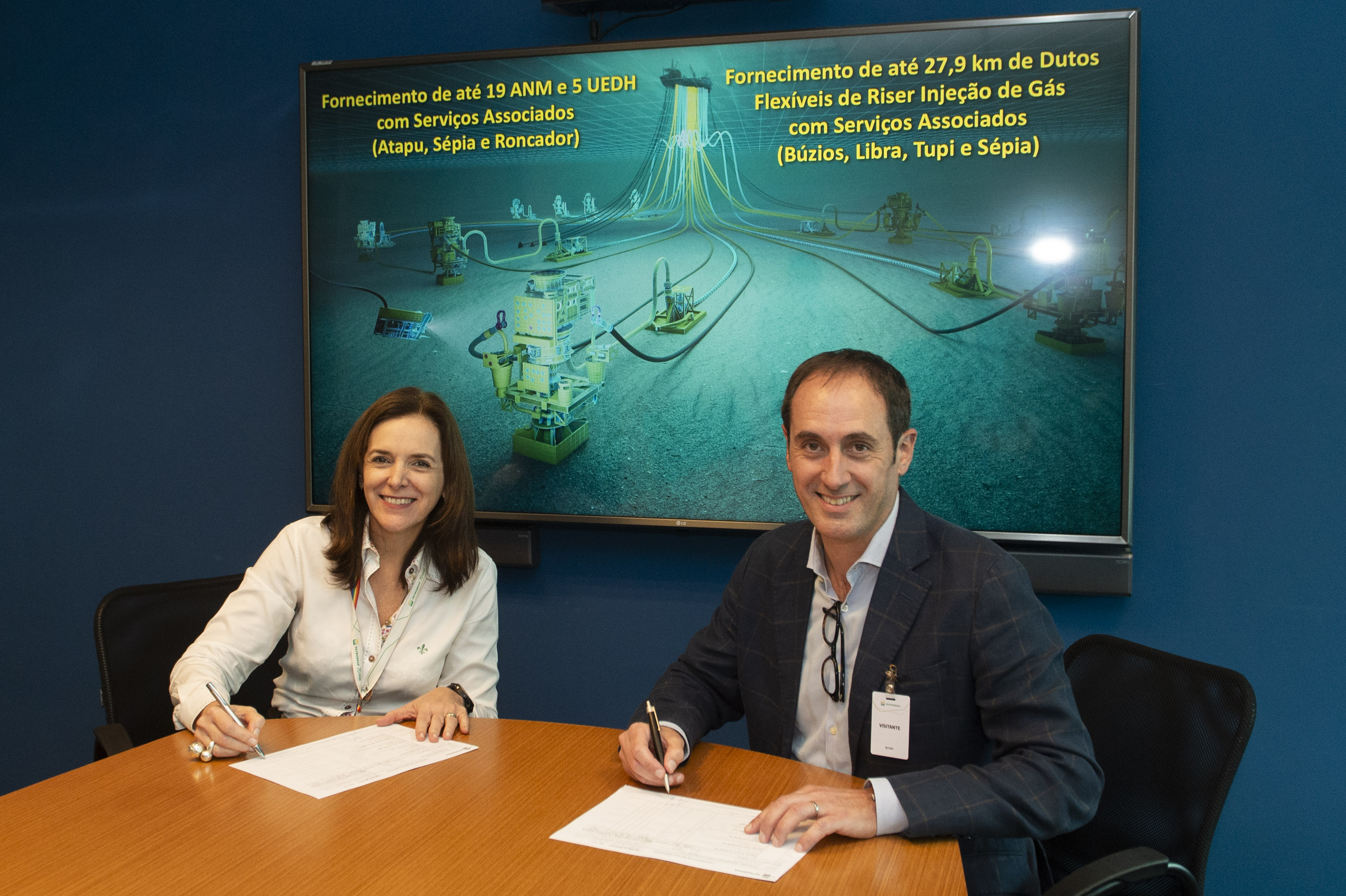 Executivos da Petrobras e TechnipFMC assinam contratos para aquisição de equipamentos submarinos e dutos flexíveis