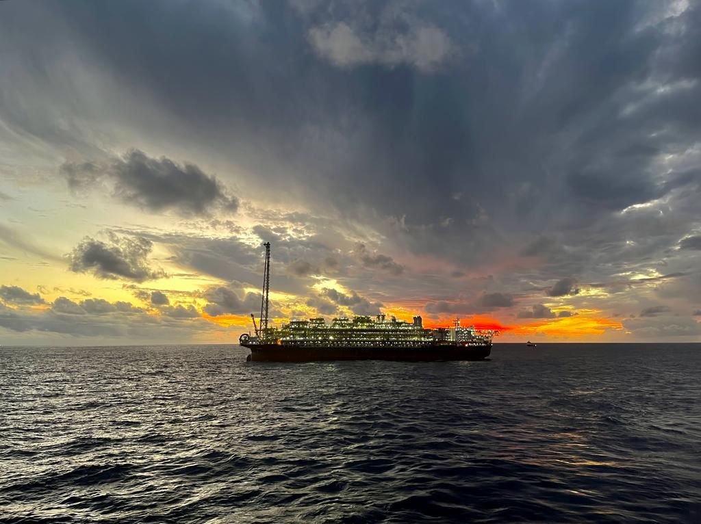 Navio-plataforma de produção de petróleo em fotografia divulgada pela Petrobras