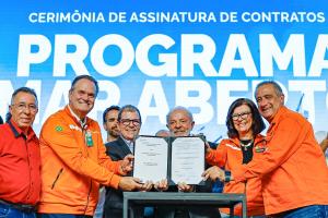 Cerimônia de assinatura de contratos para a construção de embarcações do Programa Mar Aberto